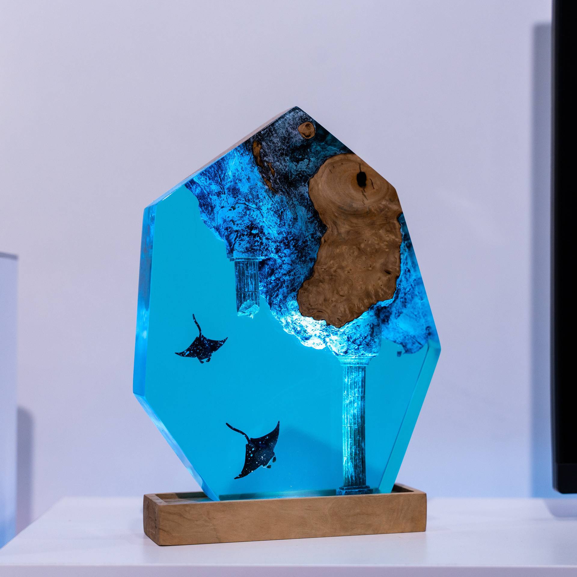 Lampu Meja Resin Item Kustom P - Resin Artist ulasan dan harga